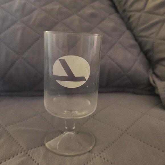 Eastern Airlines Vintage 1980's First Class Wine Glass - Picture 1 of 6